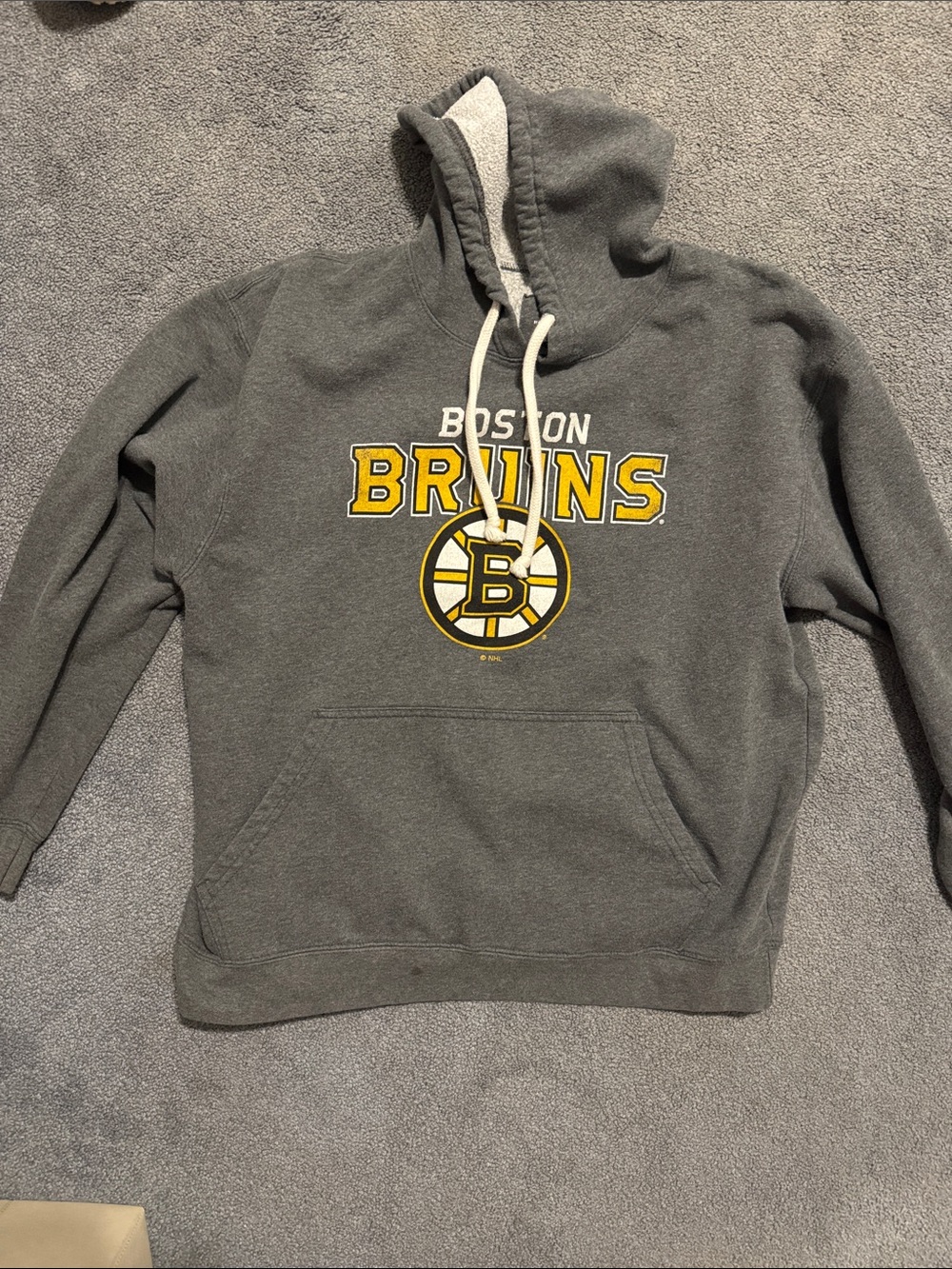 Boston Bruins Men’s Gray Pullover Hoodie
